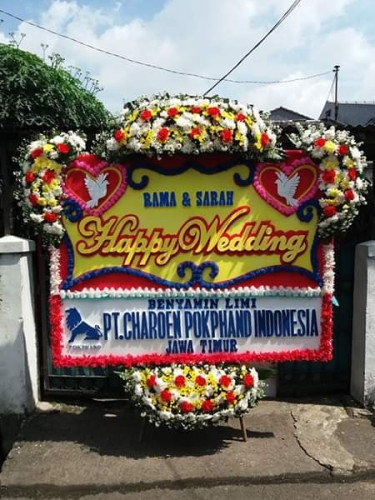 Karangan Bunga Pernikahan universitas kristen palangka raya